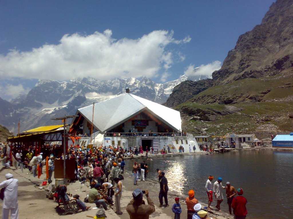 Hemkund Sahib, places to visit in June in India