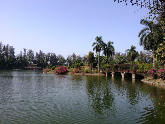 The Vanganga Lake Garden – a picture of calmness