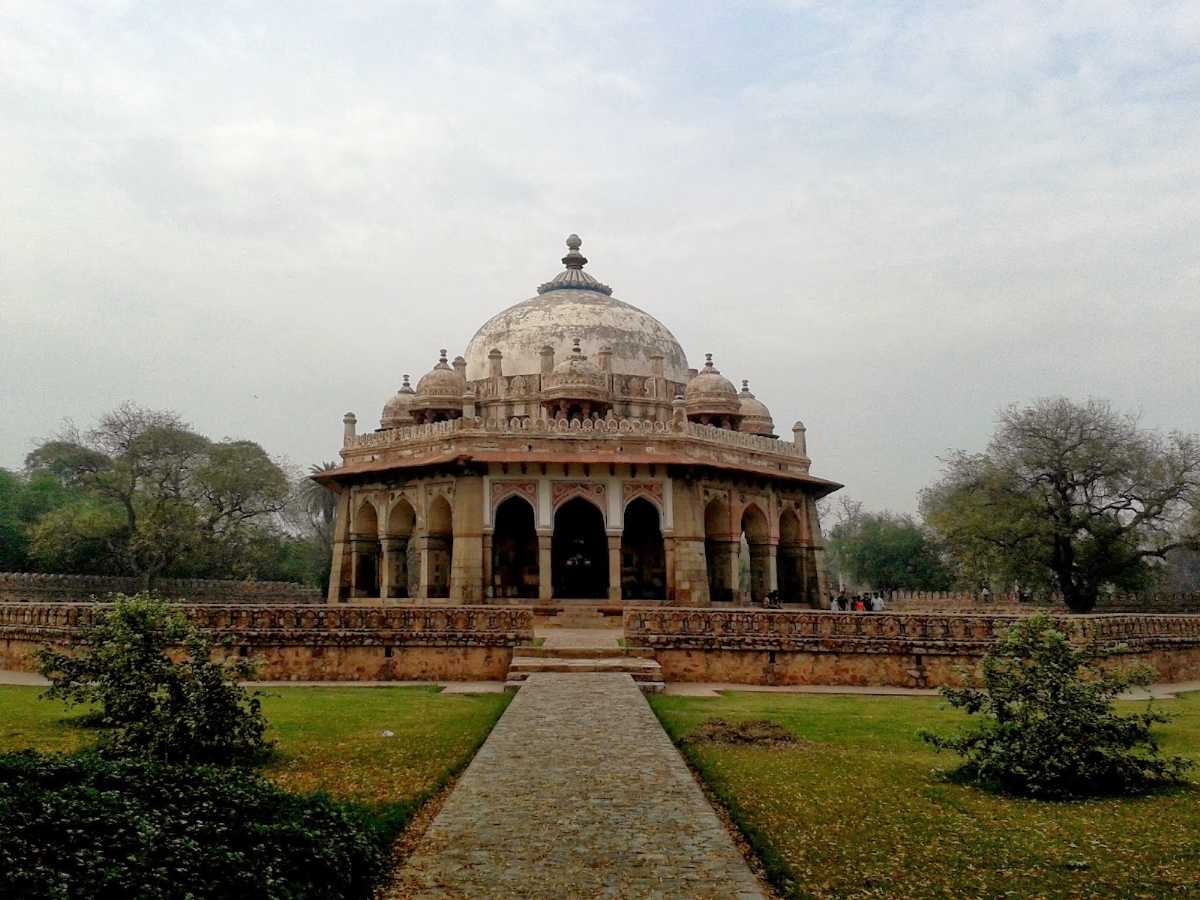 Tomb of Isa Khan, Delhi Tomb of Isa Khan, Delhi: Place near Humayun's Tomb