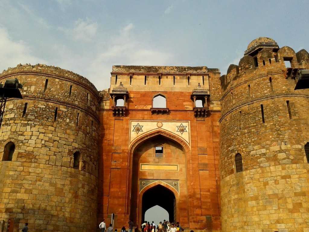 Entrance to the Purana Quila, Delhi Entrance to the Purana Quila, Delhi