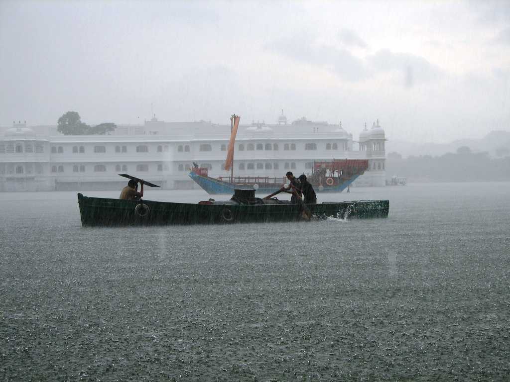 Pichola Lake, Udaipur (Source)