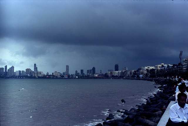 Marine Drive, Places to visit in mumbai with friends