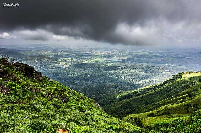 visit Mullayyangiri in monsoon near Bengaluru