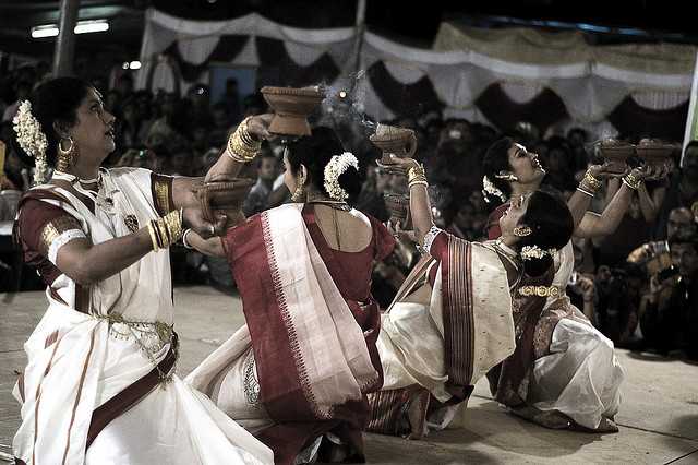 Traditional dance, Kolkata Durga Puja  Festival 2017