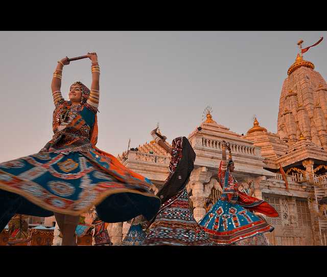 Dandiya Raas in Gujarat - Navratri 2017 Dates