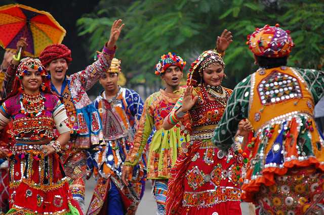 Garba Raas in traditional garbs, Navratri 2017 Dates