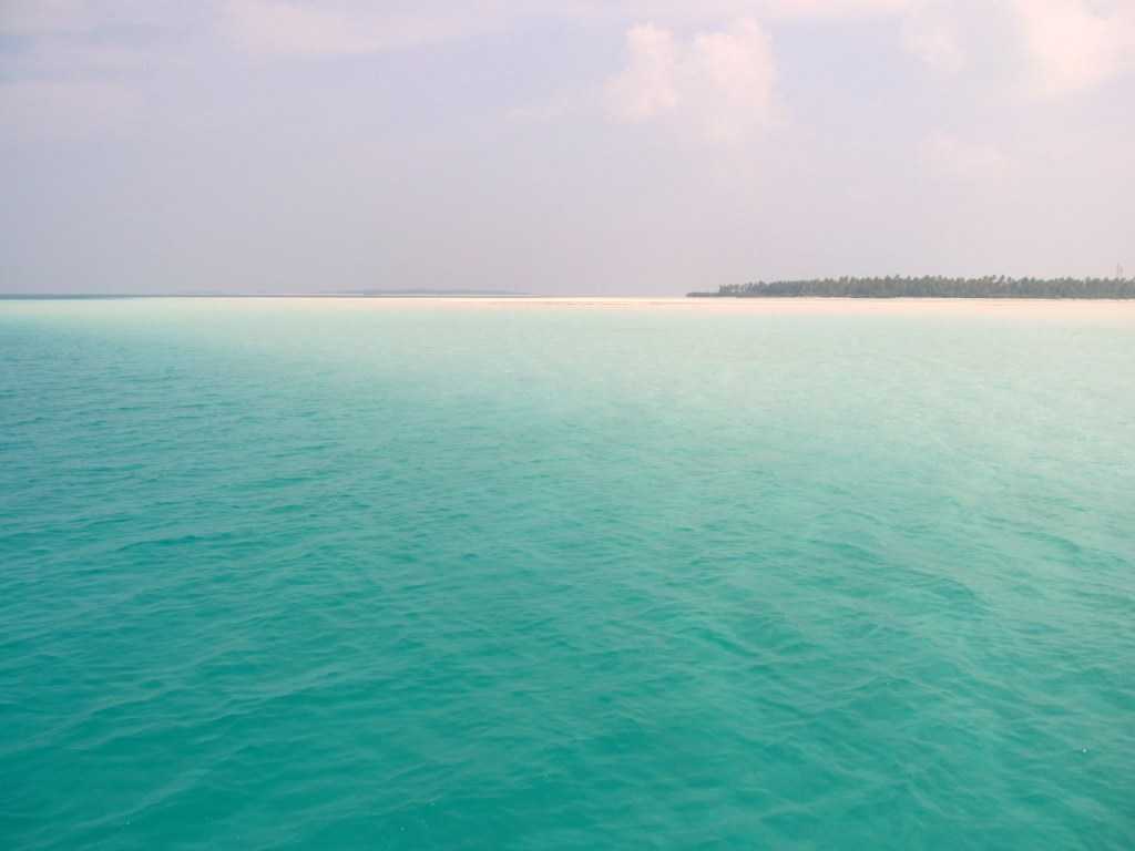 blue waters and lagoons in Lakshadweep