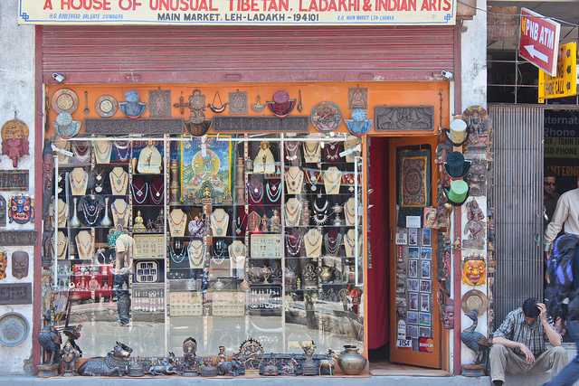 shopping in Ladakh in December