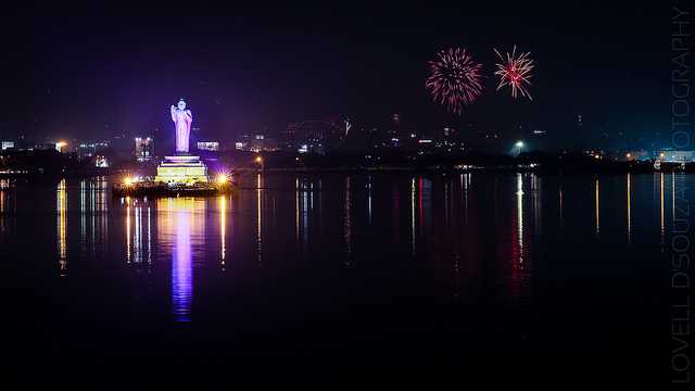 Diwali at Hussain Sagar Source