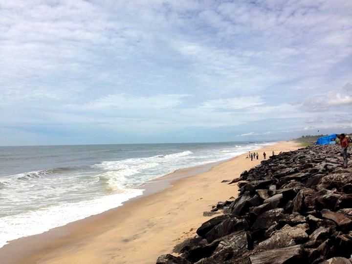 Surfing in India