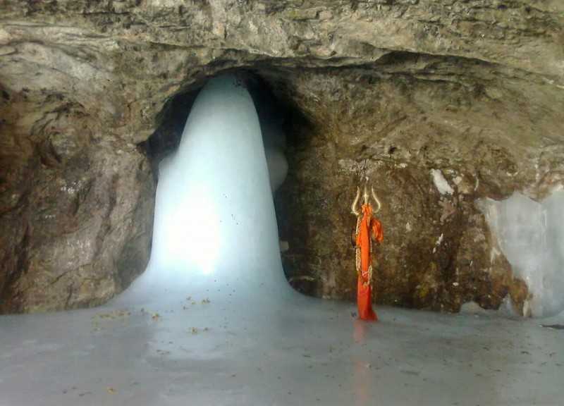 Inside Amarnath Cave - Coldest place in India