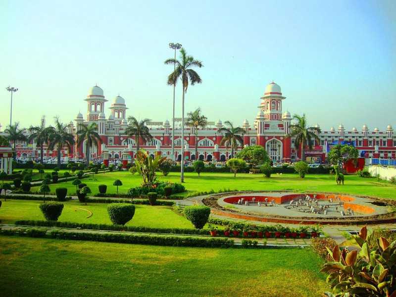 Char bagh, Railway Station in India