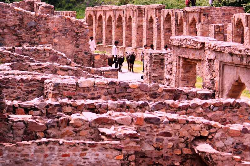 Ruins of the fort, Bhangarh Fort Haunted 