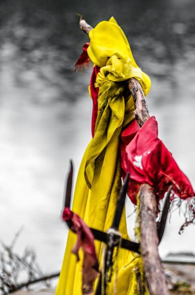 Prayer flags at Deoria Tal