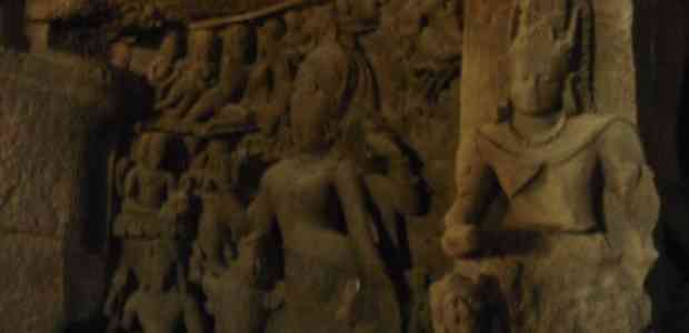 Visiting Elephanta Caves with my Mother #TWC 