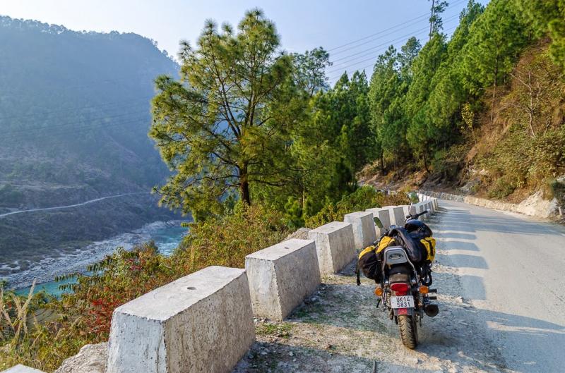 Srinagar rudraprayag bike pose
