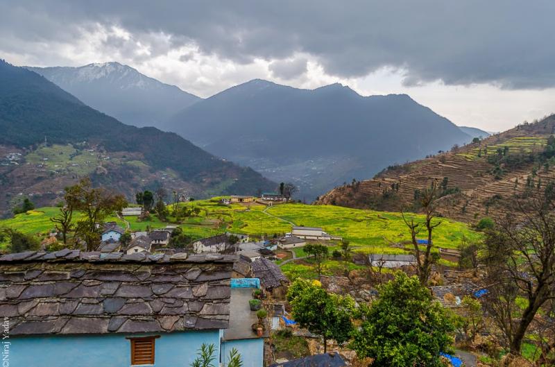 Saari gaon with mountains