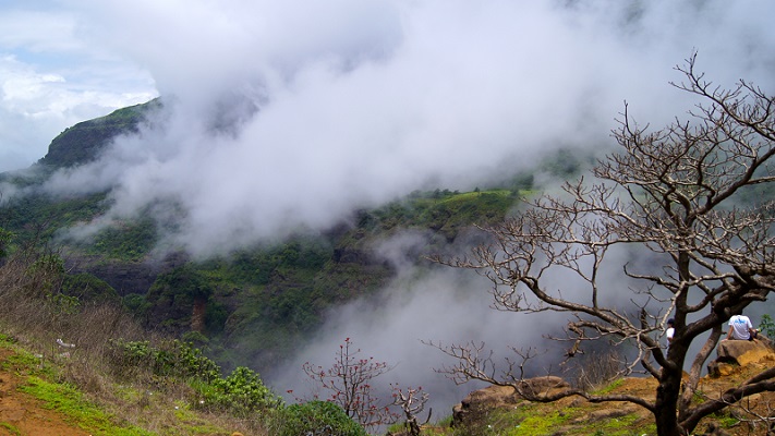 Clouds descend in the valley