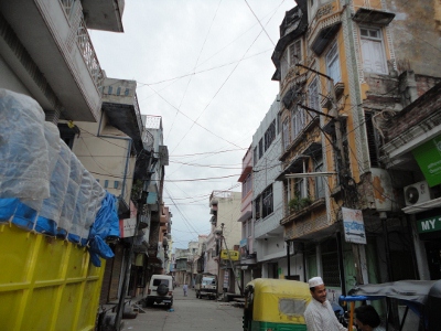 After a long time, I saw telephone wires over head. Ramnagar had so many gallis and small 2 storey compact houses.