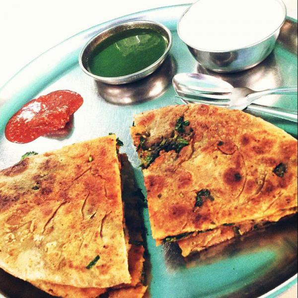 Mumbai Street Food: Best Places For Local Food in Mumbai