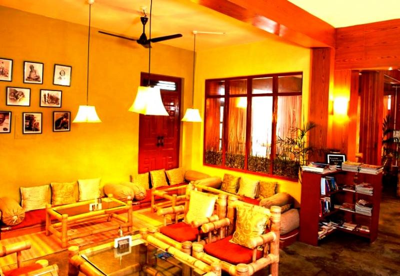 Drifters Inn, Travel cafe