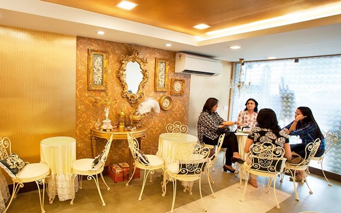 Paris Cafe, Travel cafe