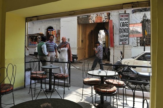 cafe edelweiss, Travel cafe