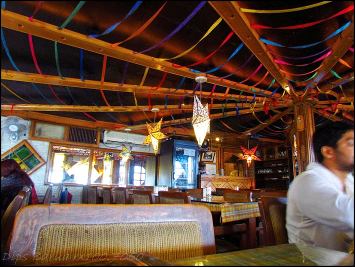 Cafe Mcllo, Travel cafe