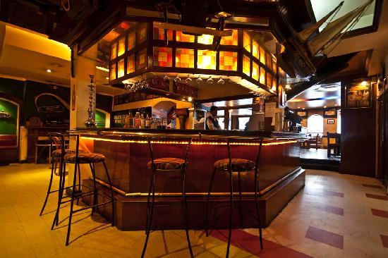 Glenary's, Travel cafe