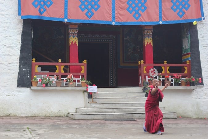 The young badminton playing monk at the Bomdila  monastery