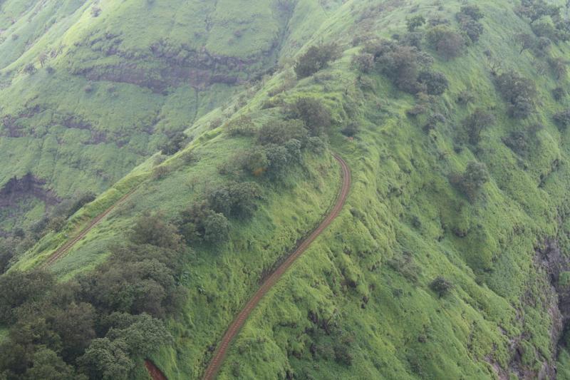 The beautiful route of Matheran Railway - Mountain Railways of India