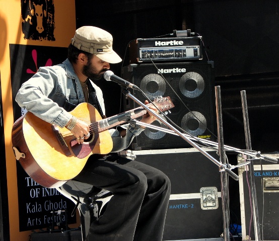 Strings of Harmony - Kala Ghoda Art Festival (2016)