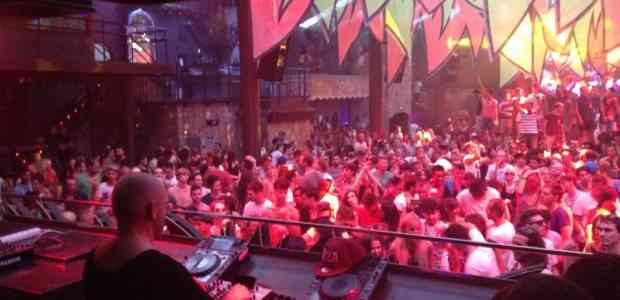 New Year Party in Goa > Party All Night Along The Beaches