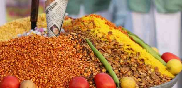 14 Street Food Spots To Try Out Local Cuisine of Ahmedabad 