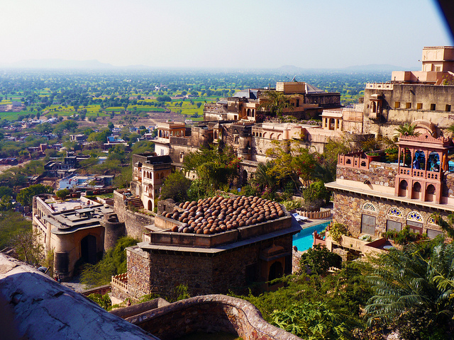 Neemrana fort
