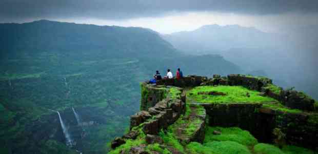 10 Treks in India For Beginners