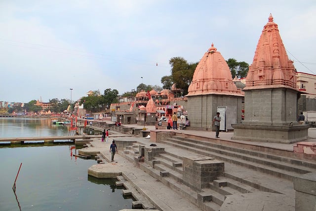 tourist places near bhopal within 500 km
