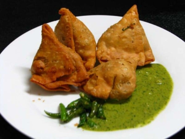 Khatta Samosa, Indore famous food