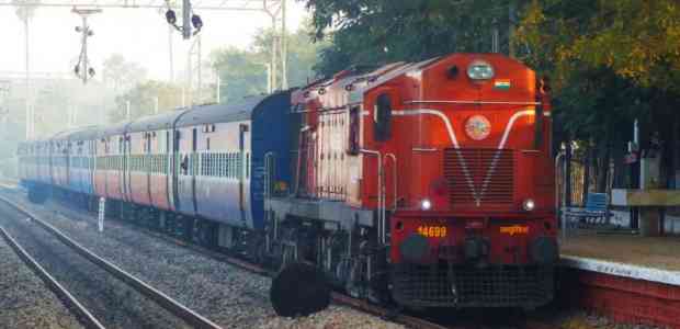 Have A Waitlisted Ticket? You Might Get To Travel in Rajdhani/ Shatabdi at NO ADDITIONAL COST!