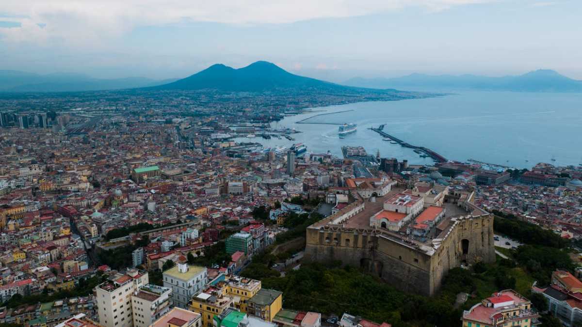 Best Time To Visit Naples > Weather, Temperature & Season1024 x 768