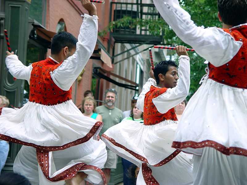 Traditional Gujarati Dresses - Chorno & Chaniya Choli - Holidify