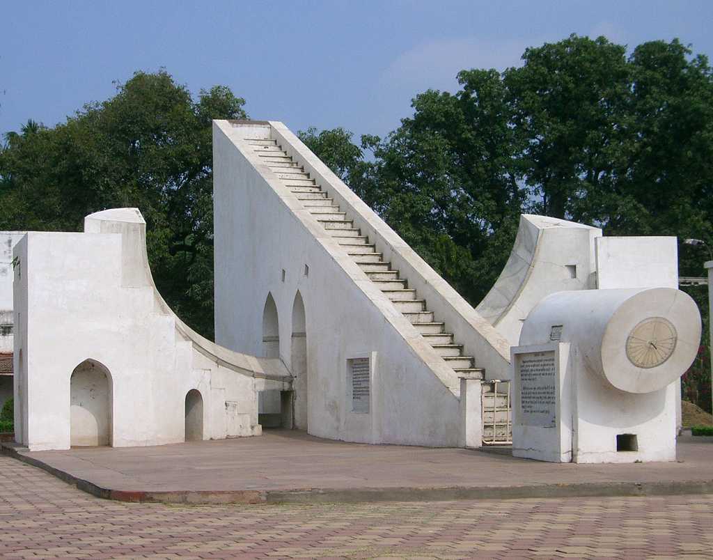Jantar Mantar Ujjain | Vedh Shala | Timings, History, Images