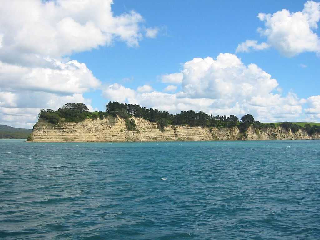 Motutapu island cliff