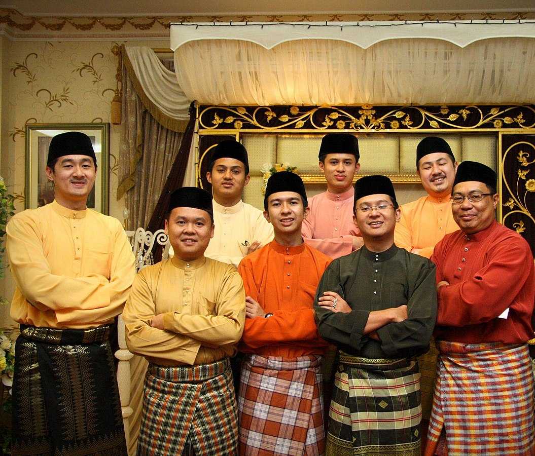 5 Traditional Dresses of Singapore 5 Traditional Dresses of Singapore