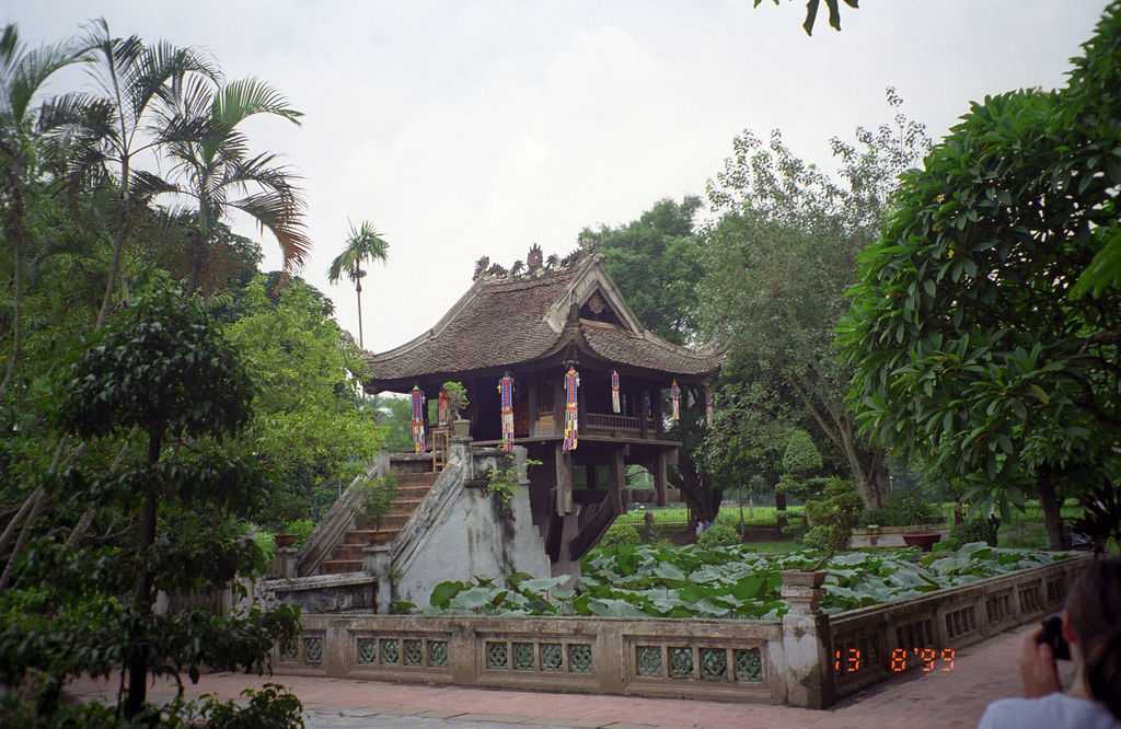 One Pillar Pagoda Garden