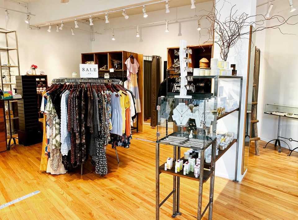 Seattle-Based Online Luxury Reseller Yoogi's Closet Celebrates 10