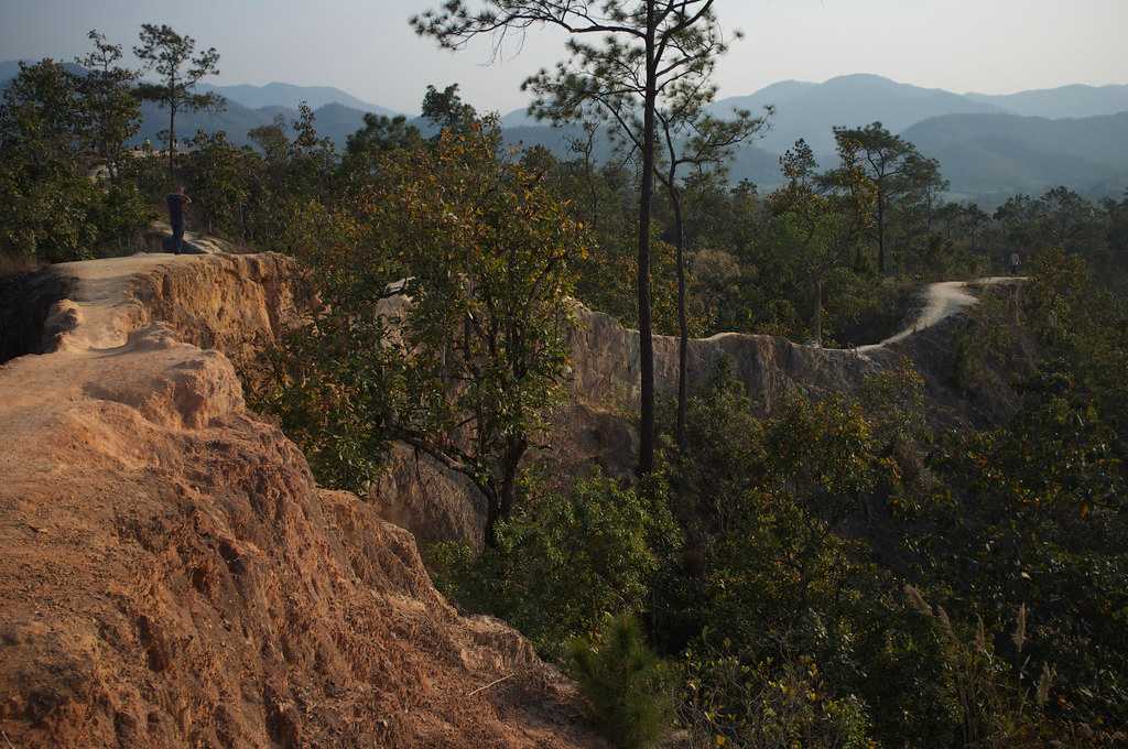 Hiking Trail Ledges in the Afternoon at Pai Canyon