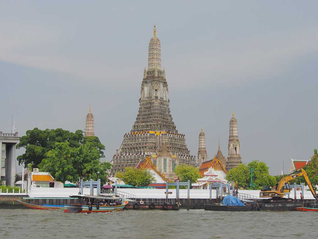 Wat Arun, Chao Phraya River