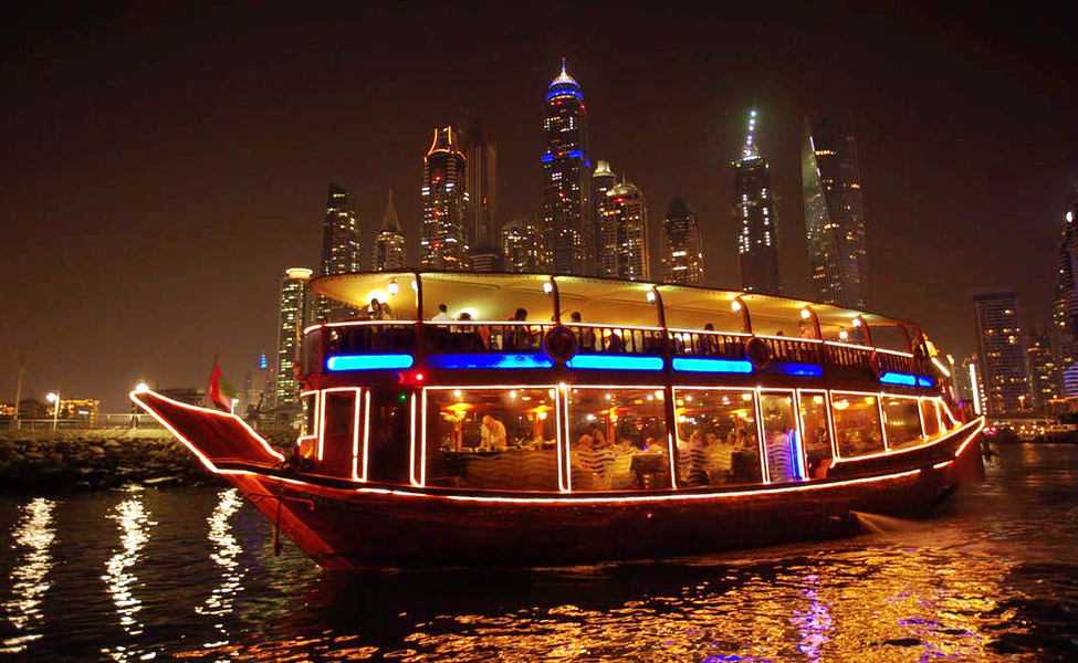 dubai night boat trip