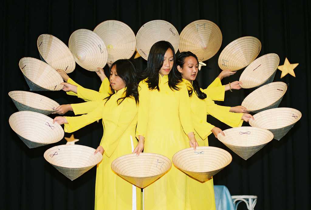 Culture of Vietnam, Hat Dance